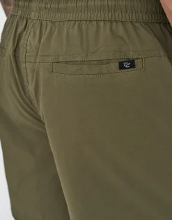 Training Club Everyday Shorts in Tan