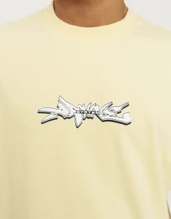 Vanguard Relaxed Fit T Shirt in Neon Lilac