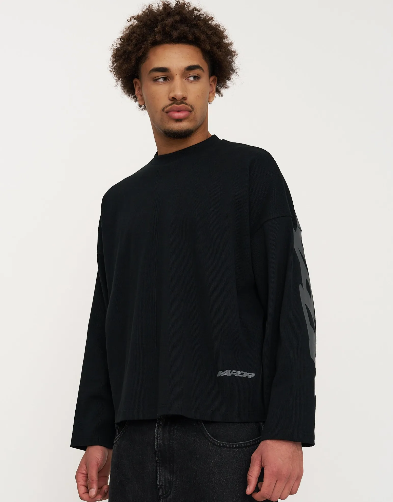 Vapor Textured Long Sleeve T Shirt in Black