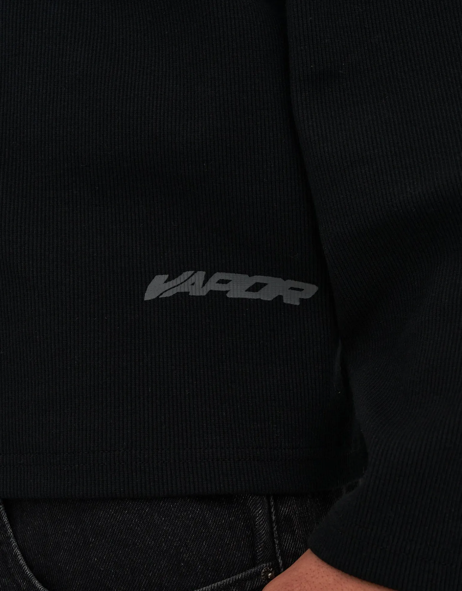 Vapor Textured Long Sleeve T Shirt in Black