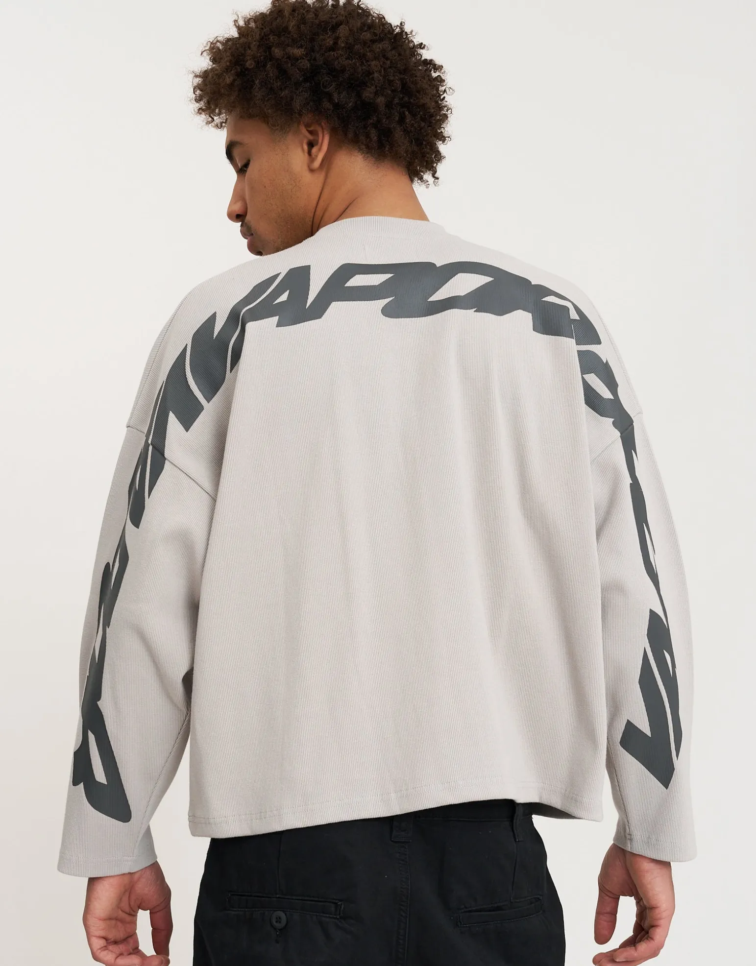 Vapor Textured Long Sleeve T Shirt in Black