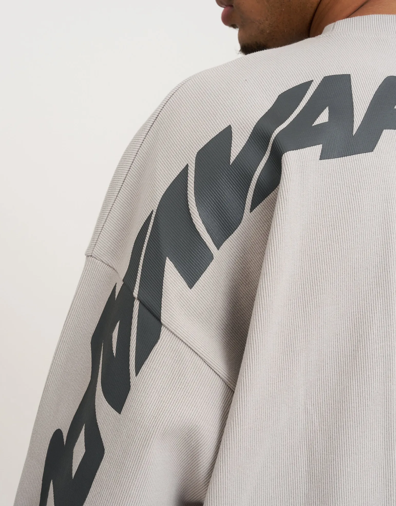 Vapor Textured Long Sleeve T Shirt in Black