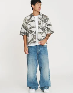 Vultures Foliage Cropped Zip Up Shirt in Grey Camo