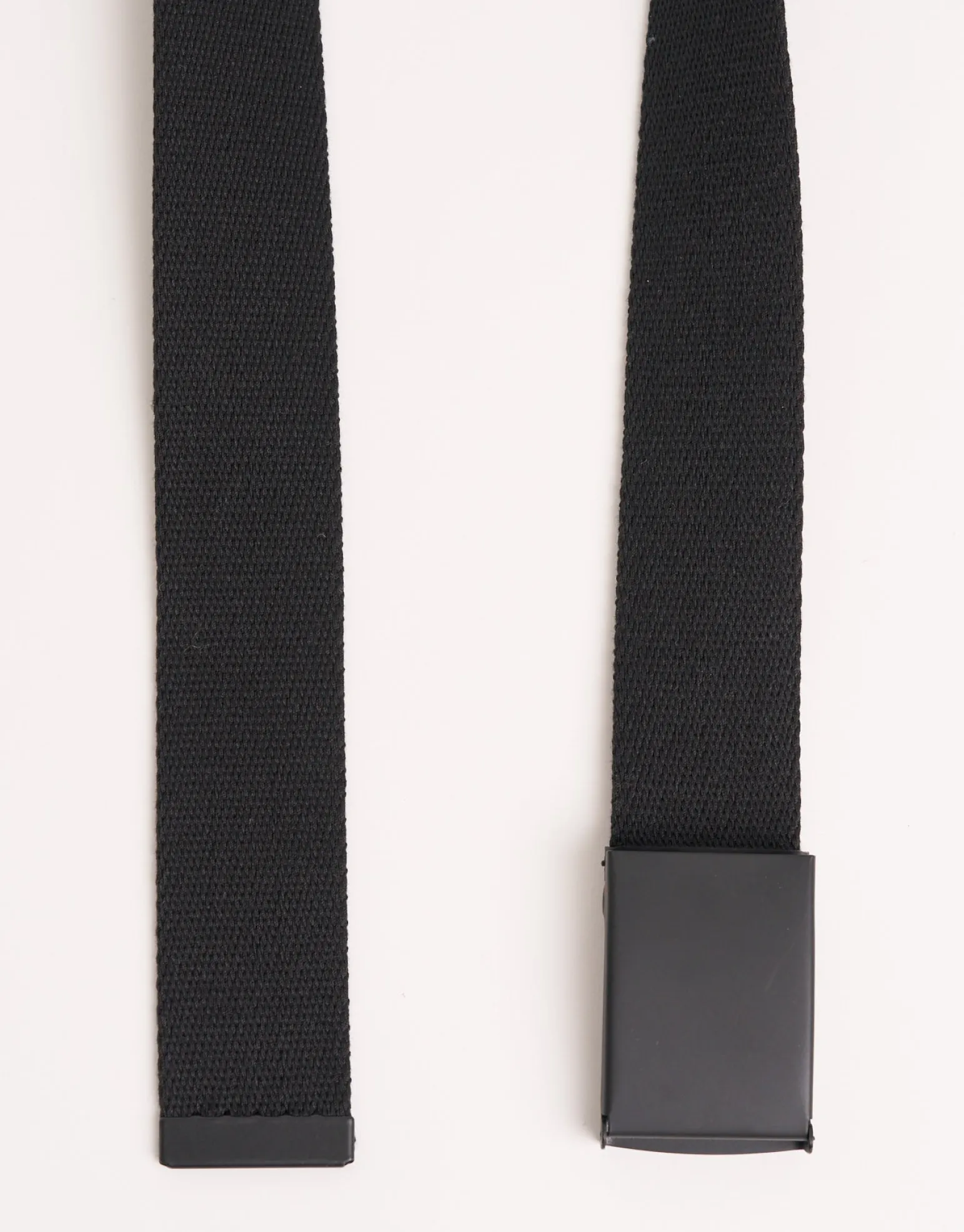 Webbed Clasp Belt in Black